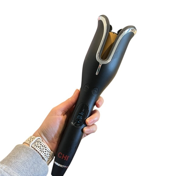CHI Spin N Curl Ceramic Rotating
Curler - Picture 1 of 6